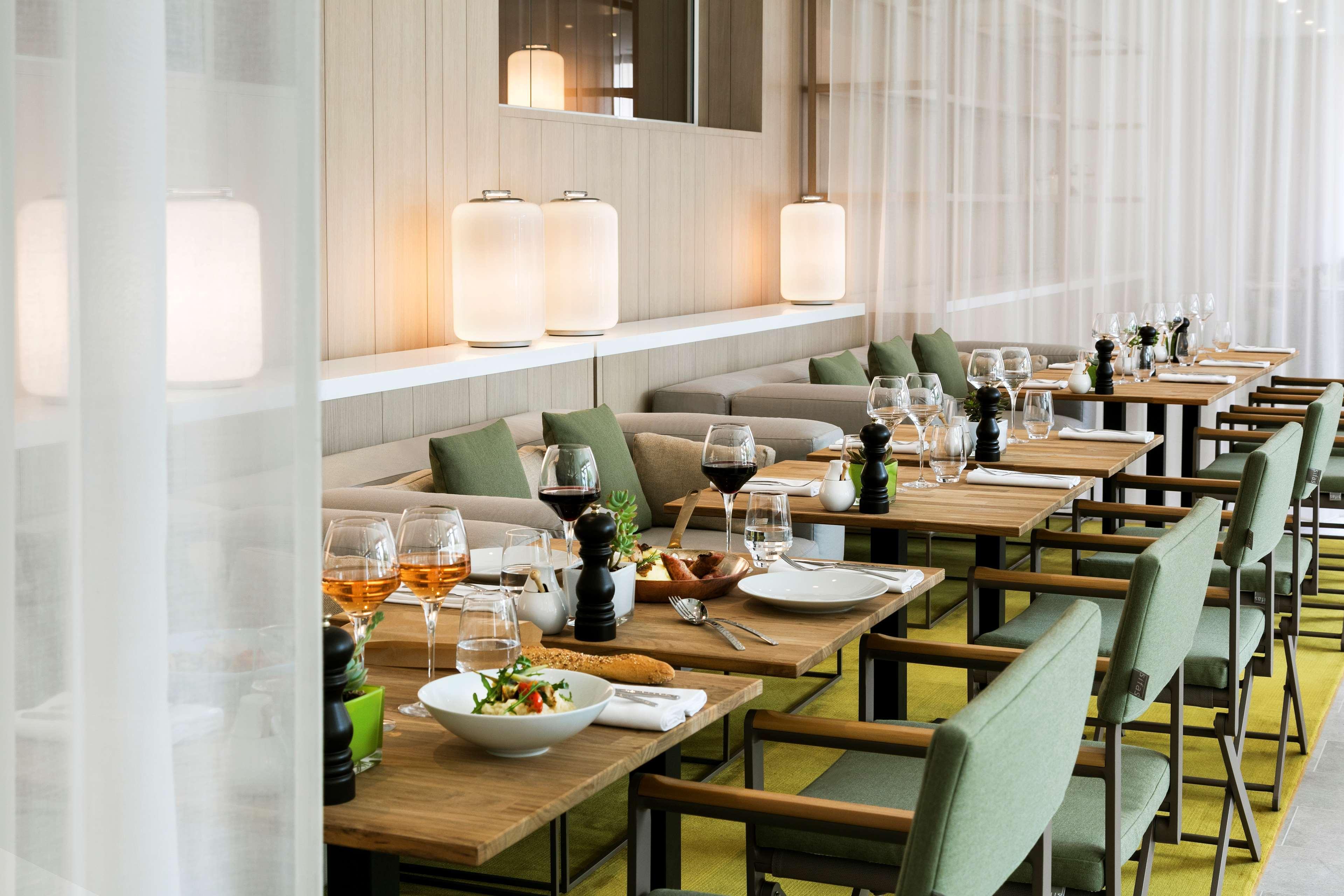 Hotel Barriere Le Gray D'Albion Кан Екстериор снимка