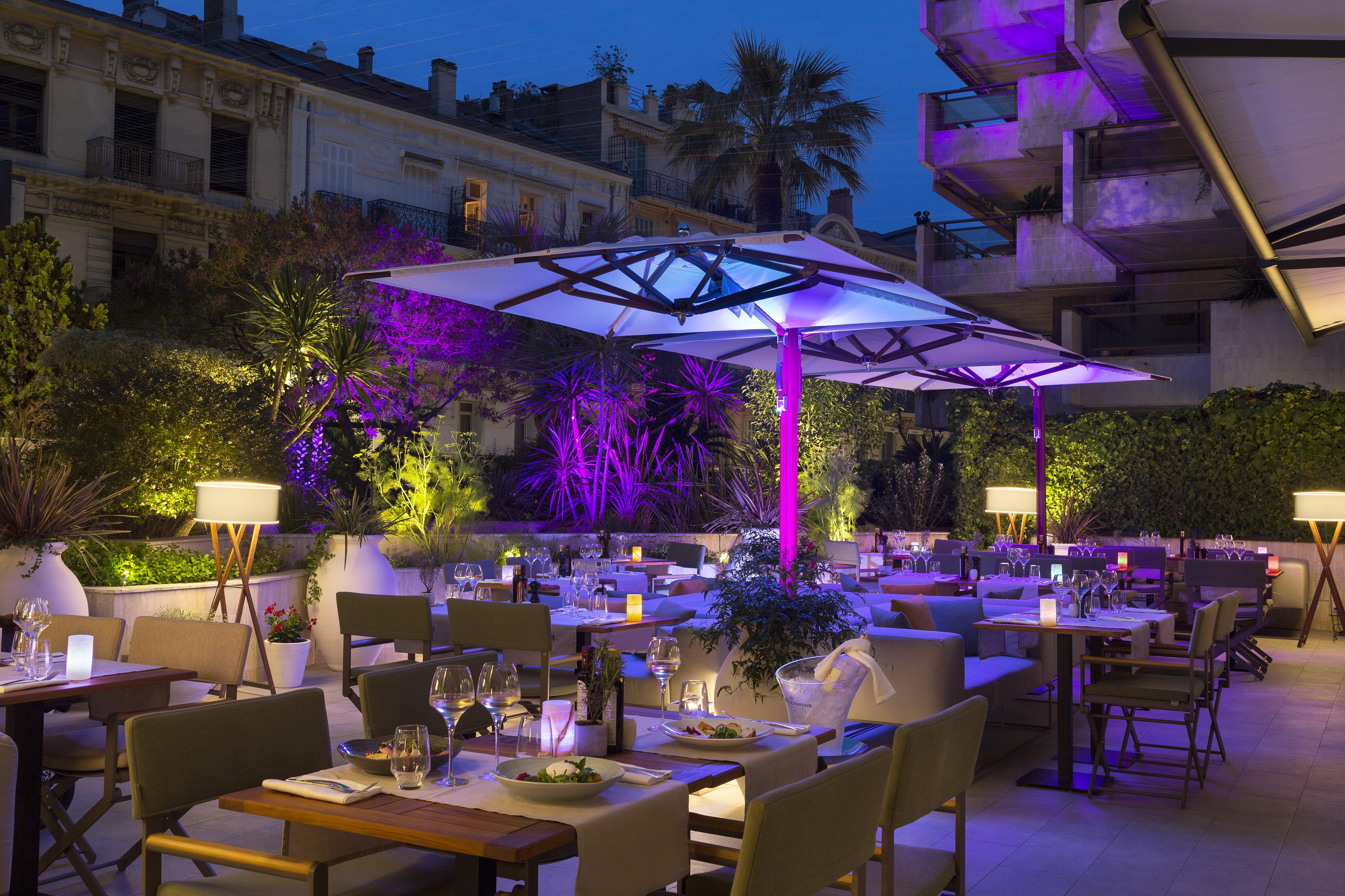 Hotel Barriere Le Gray D'Albion Кан Екстериор снимка