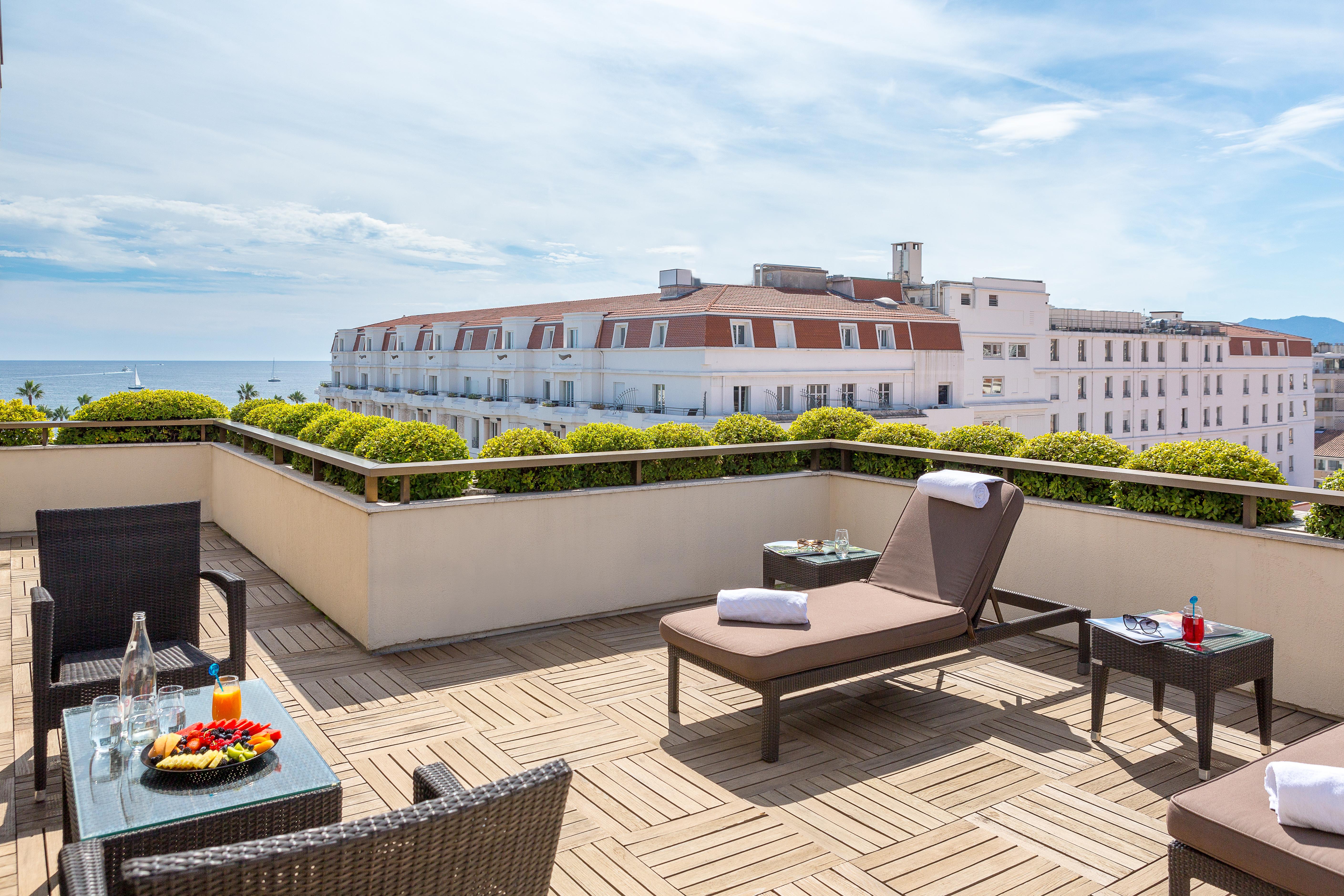 Hotel Barriere Le Gray D'Albion Кан Екстериор снимка