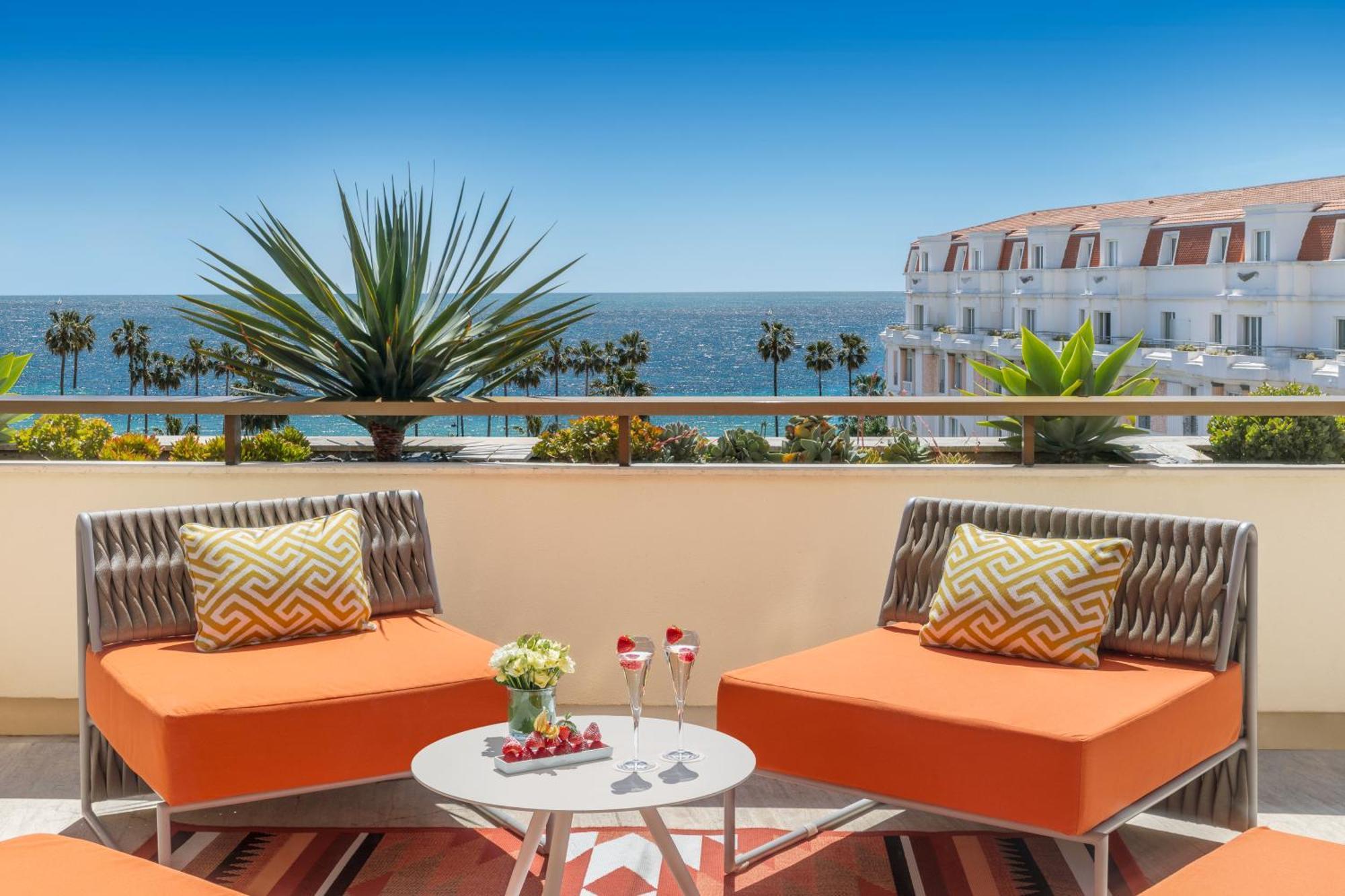 Hotel Barriere Le Gray D'Albion Кан Екстериор снимка