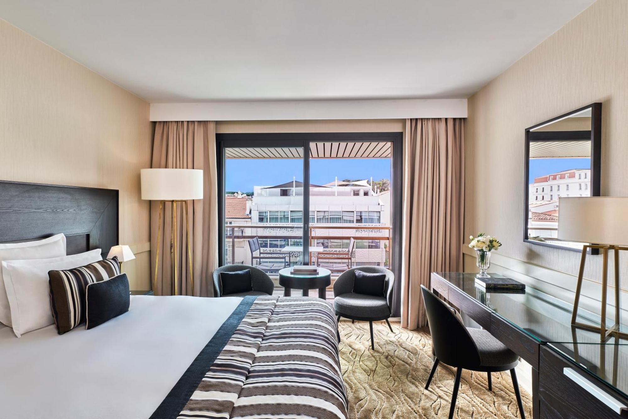 Hotel Barriere Le Gray D'Albion Кан Екстериор снимка